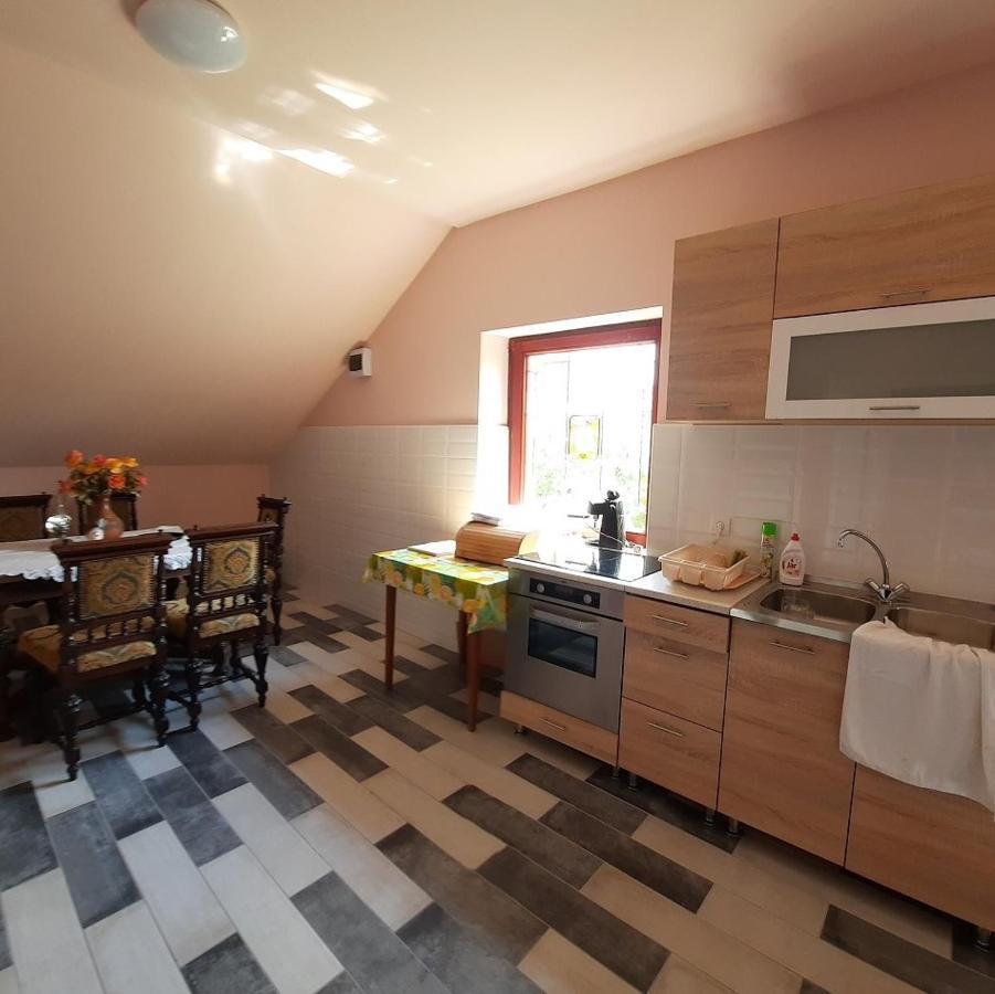 Torony Lovarda Maganszallas Kiskunfélegyháza Extérieur photo