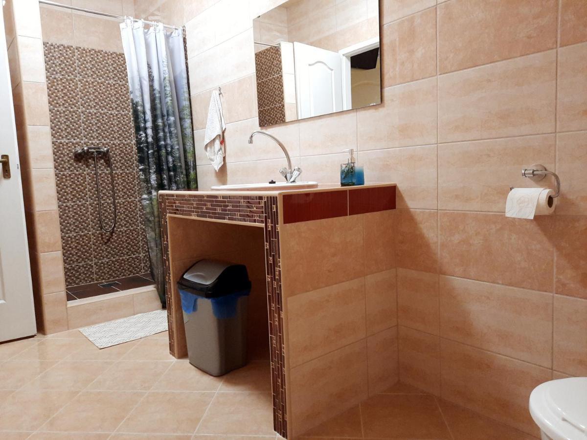 Torony Lovarda Maganszallas Kiskunfélegyháza Extérieur photo