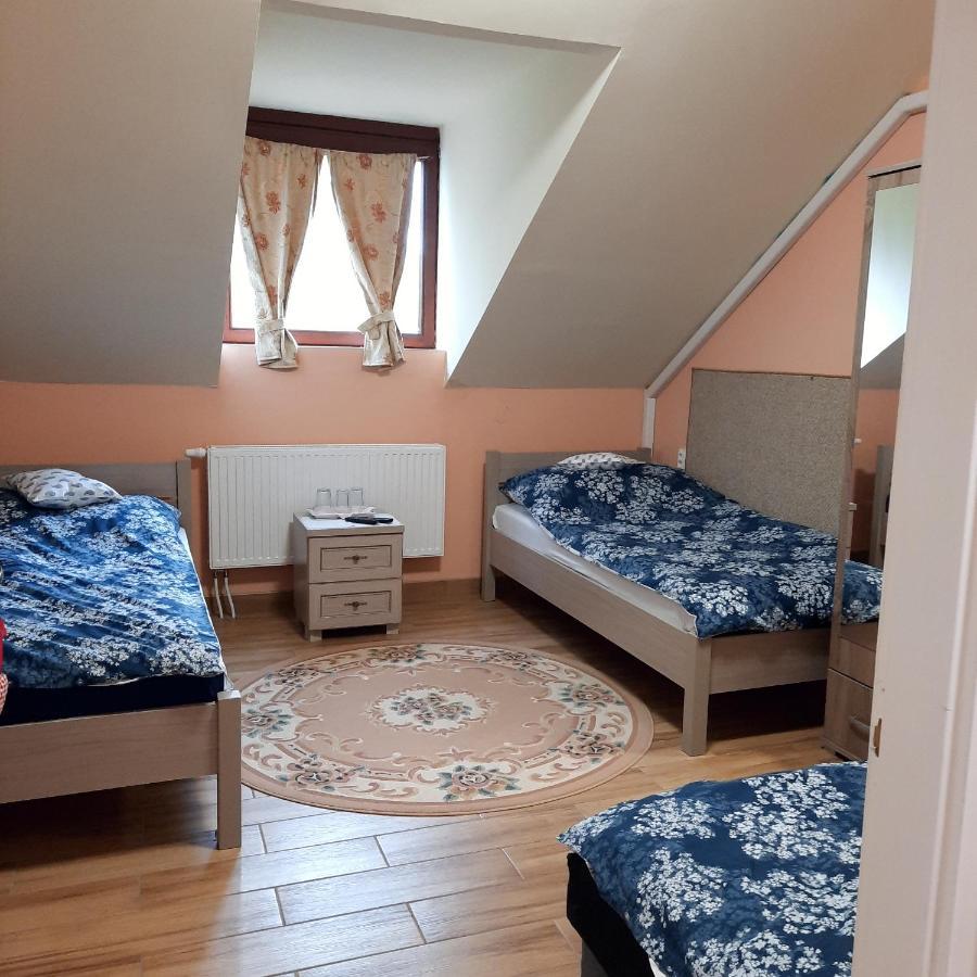 Torony Lovarda Maganszallas Kiskunfélegyháza Extérieur photo