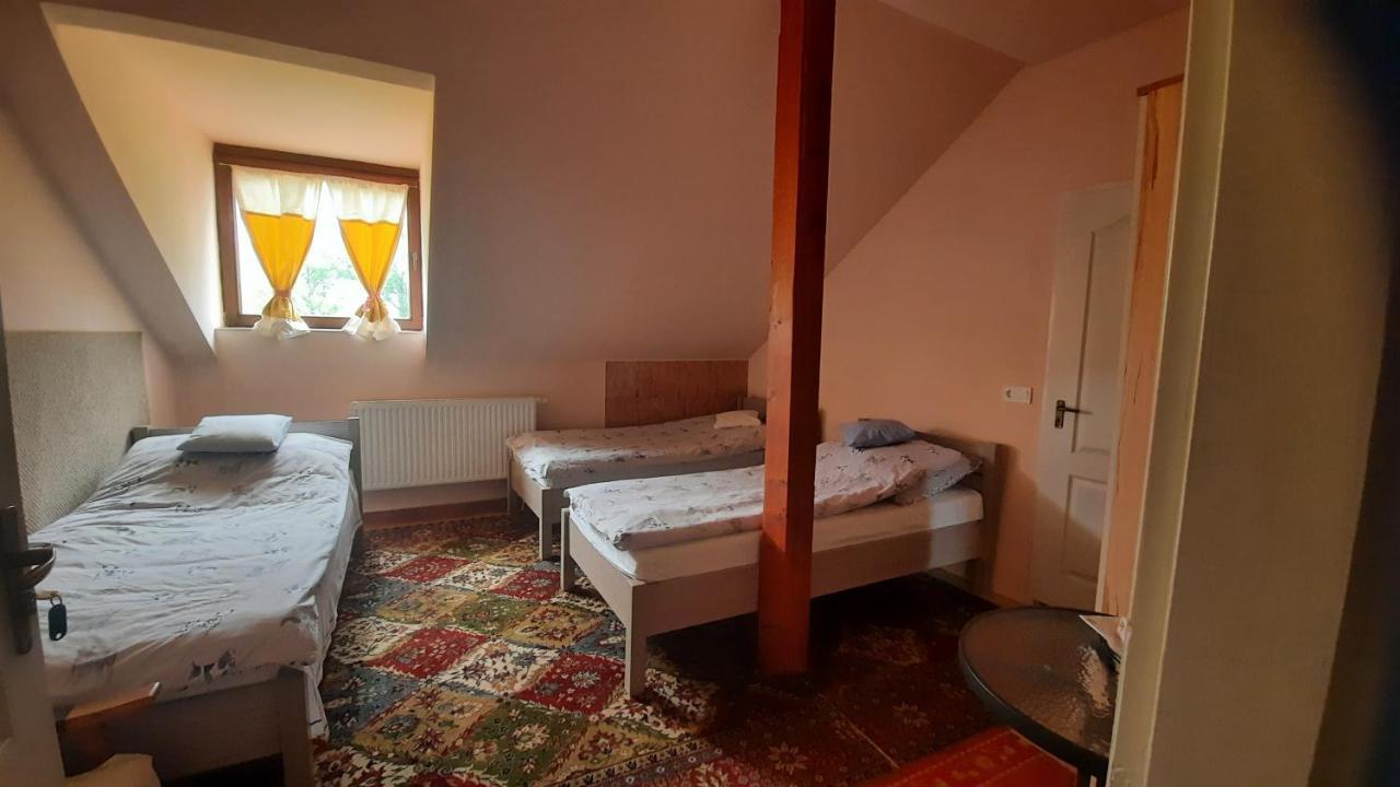 Torony Lovarda Maganszallas Kiskunfélegyháza Extérieur photo