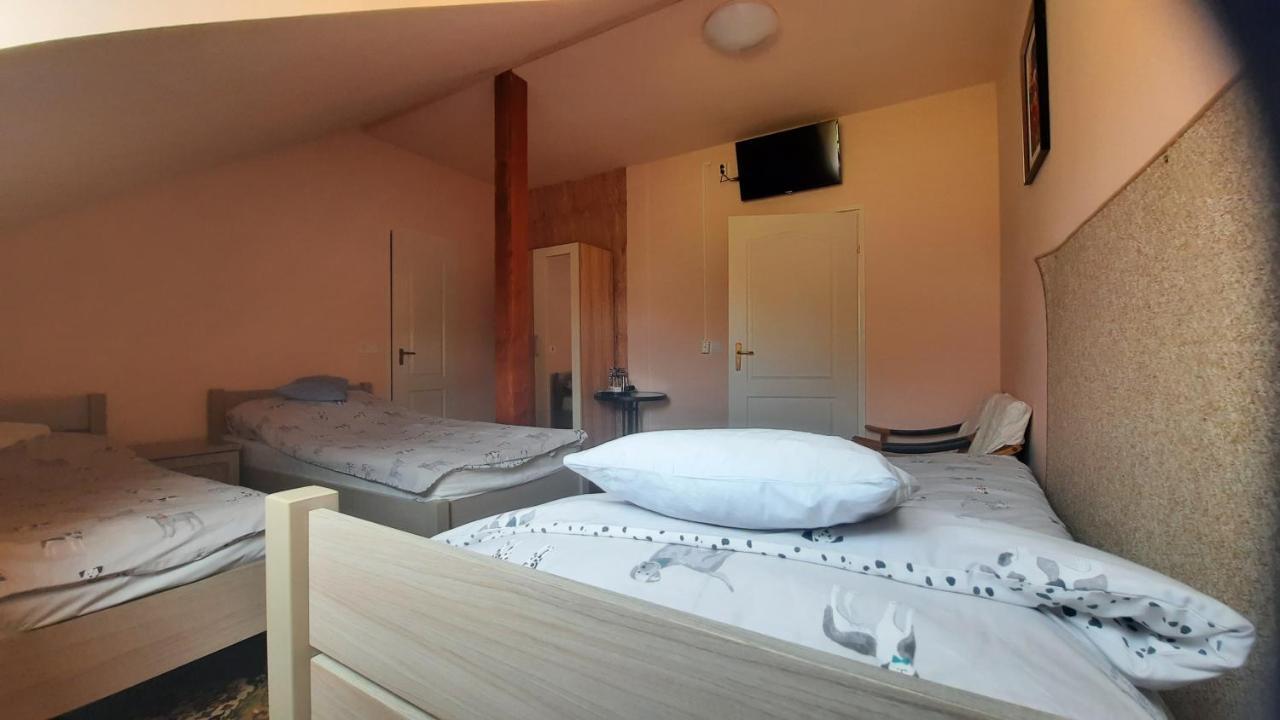 Torony Lovarda Maganszallas Kiskunfélegyháza Extérieur photo