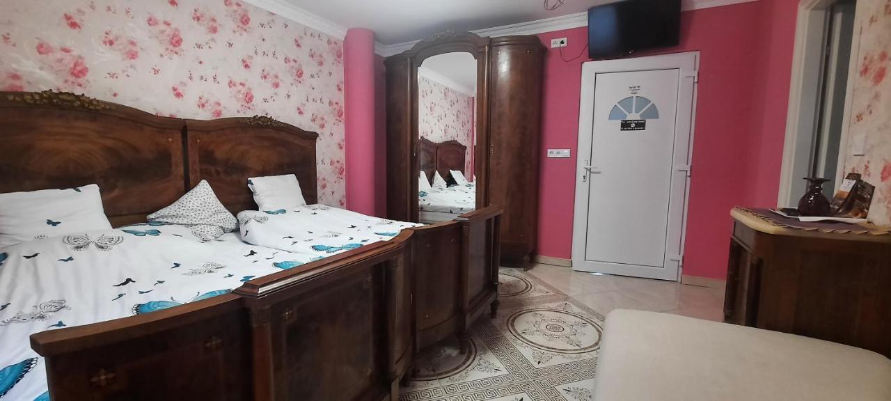 Torony Lovarda Maganszallas Kiskunfélegyháza Extérieur photo